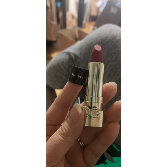 Dolce and Gabbana The Only One Matte Lipstick in 640 DGAmore - Picture 5 of 5